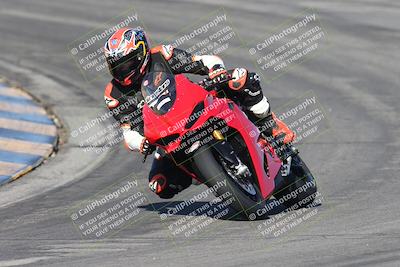 media/Nov-16-2025-Race Pace (Sun) [[8c5fa54630]]/Verified Riders/1-Turns 9 and 10 (925am)/